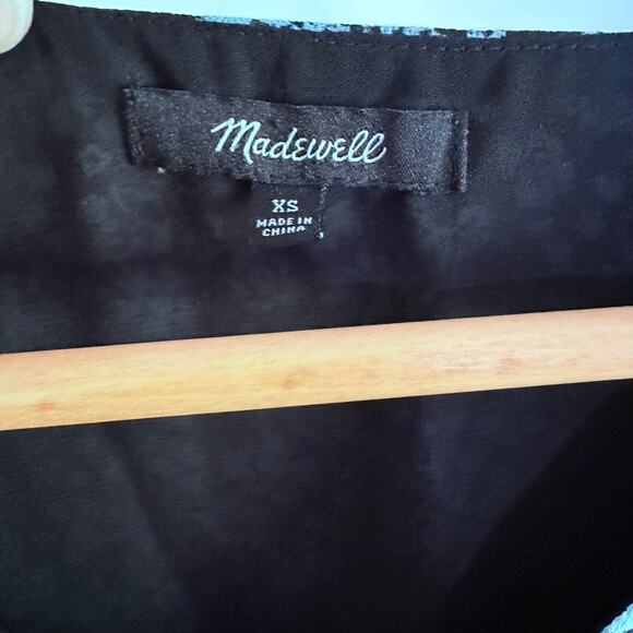 Madewell Georgette Ruffle Sleeve
Peplum Top Size: XS Ditzy Floral - Picture 3 of 7